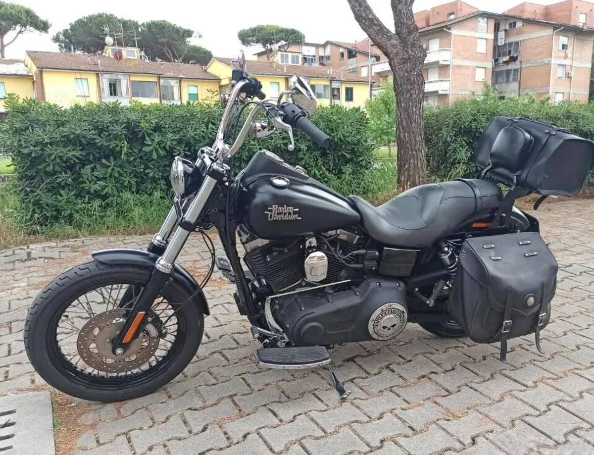 Harley-Davidson 1690 Street Bob Special (2015 - 16) - FXDB