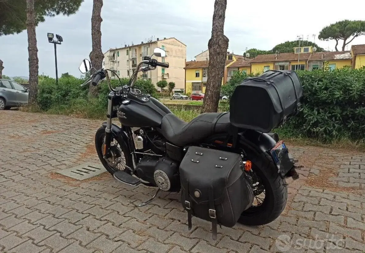 Harley-Davidson 1690 Street Bob Special (2015 - 16) - FXDB (2)