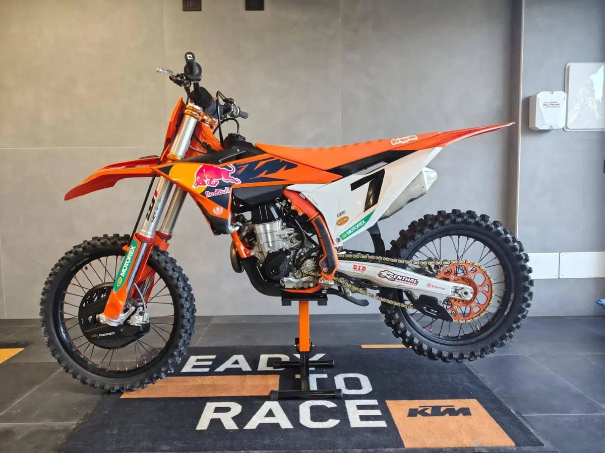 KTM 450 SX-F Factory Edition (2024) (2)