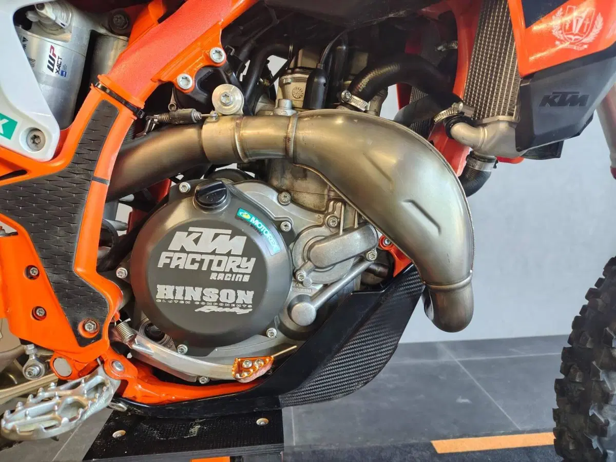KTM 450 SX-F Factory Edition (2024) (3)