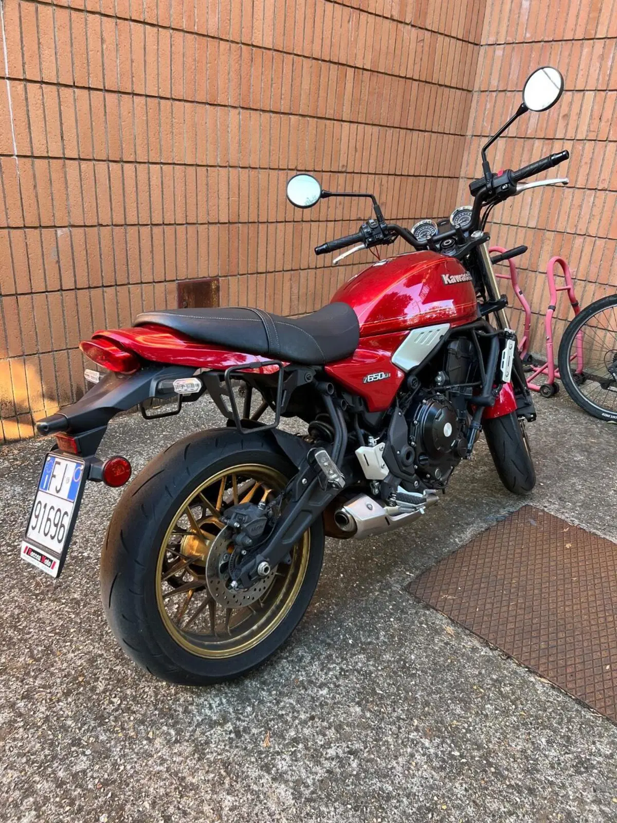 Kawasaki Z 650 RS 50th Anniversary (2022) (4)