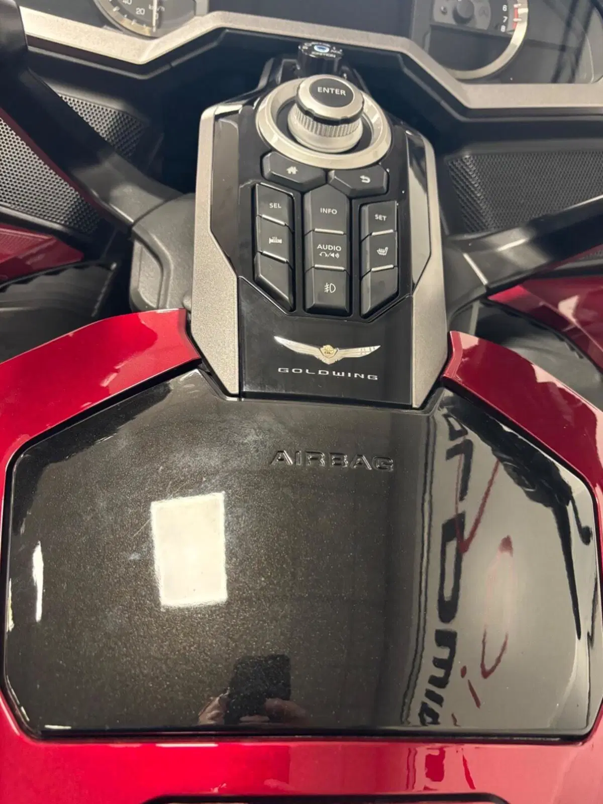 Honda GL 1800 Gold Wing Tour DTC (2018 - 20) (8)