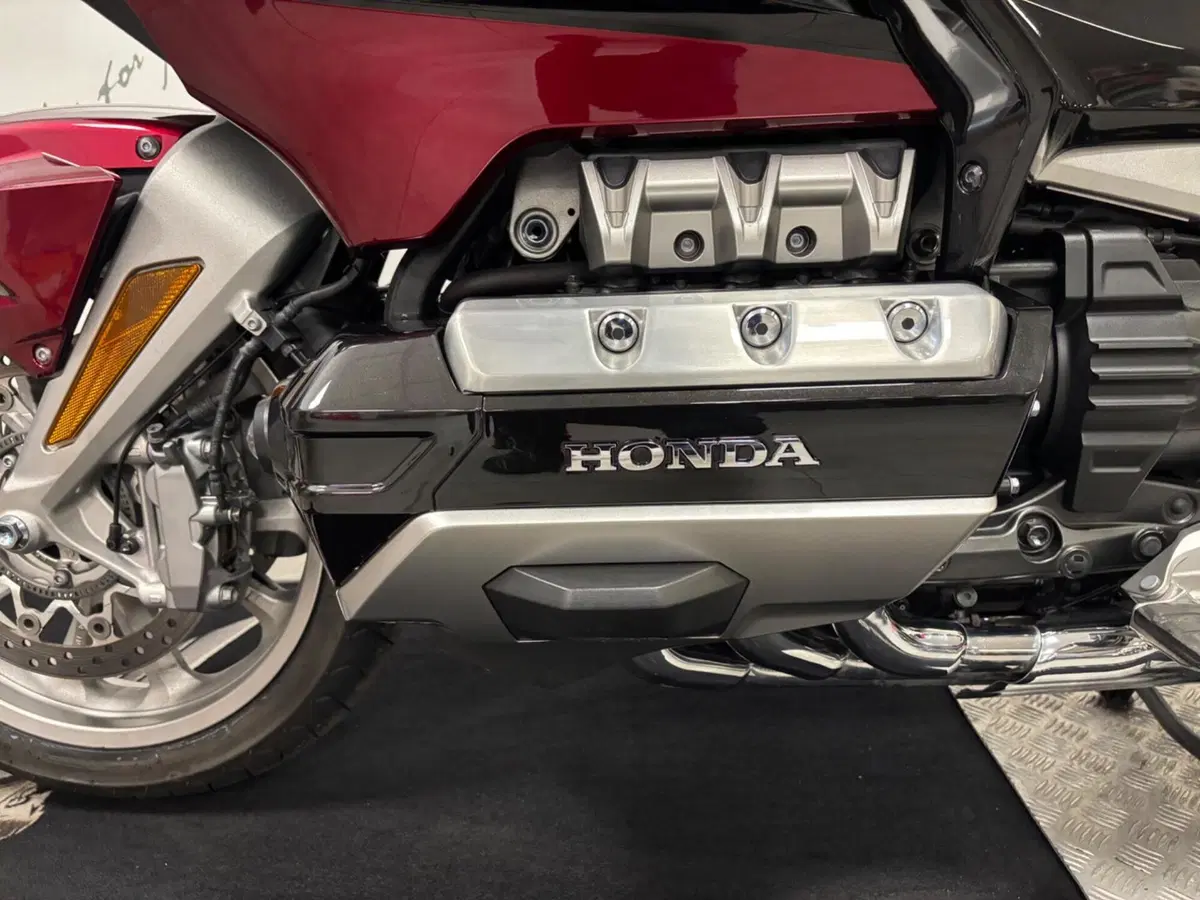 Honda GL 1800 Gold Wing Tour DTC (2018 - 20) (11)