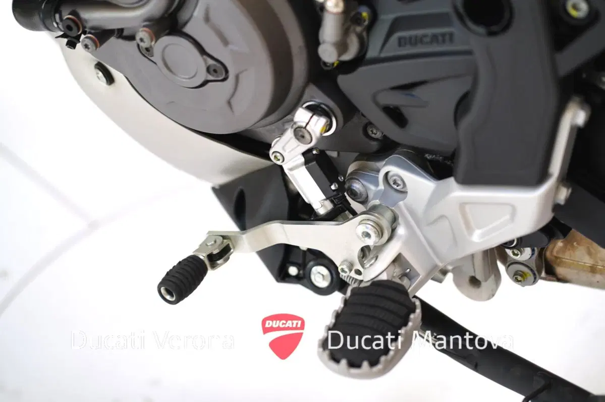 Ducati DesertX (2022 - 25) (11)