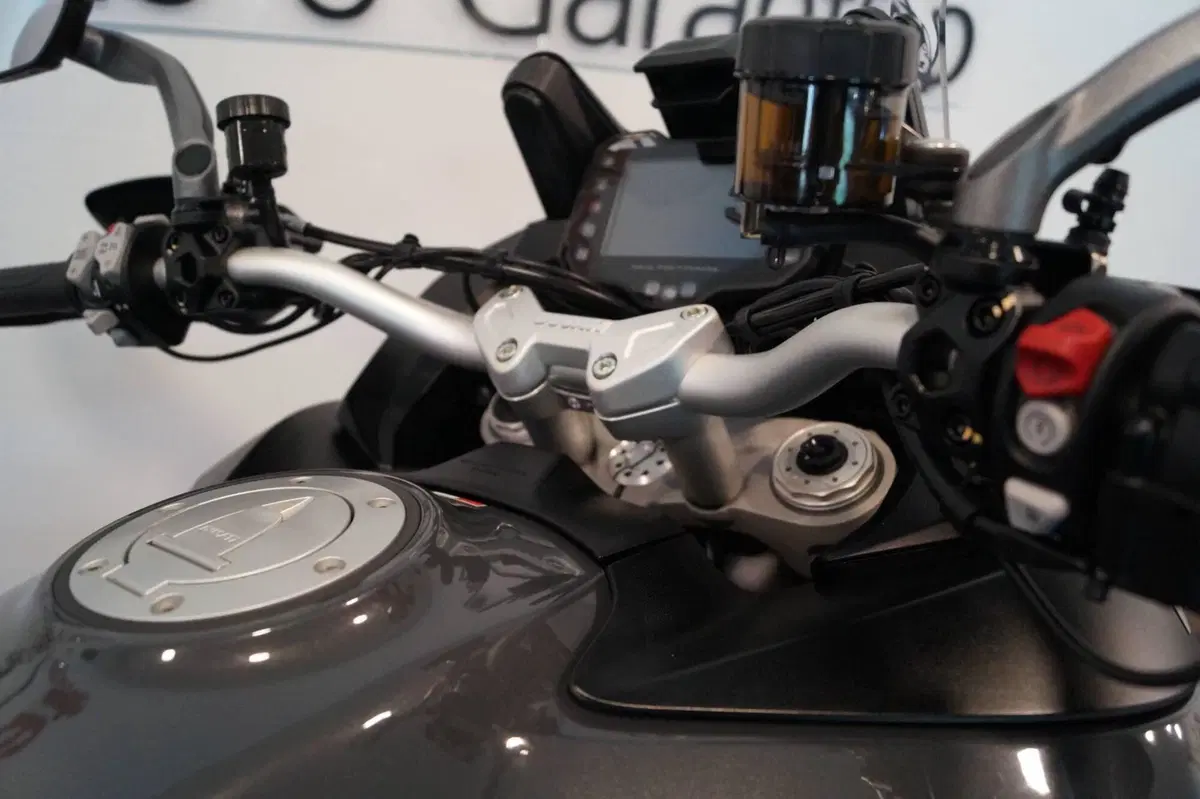 Ducati Multistrada V2 S (2022 - 24) (12)