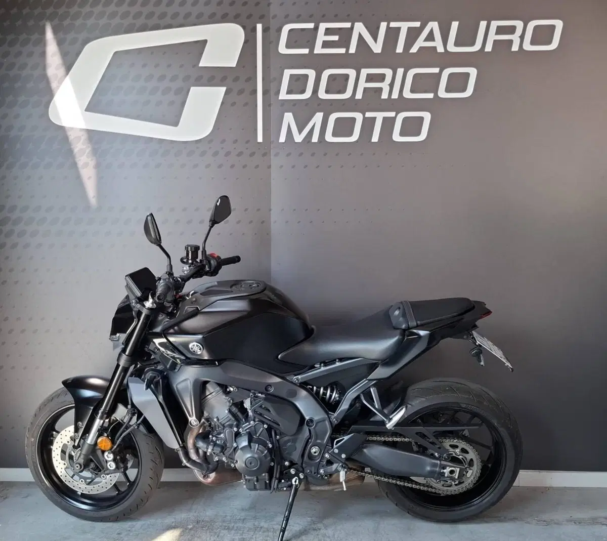 Yamaha MT-09 Y-AMT (2024 - 26) (2)