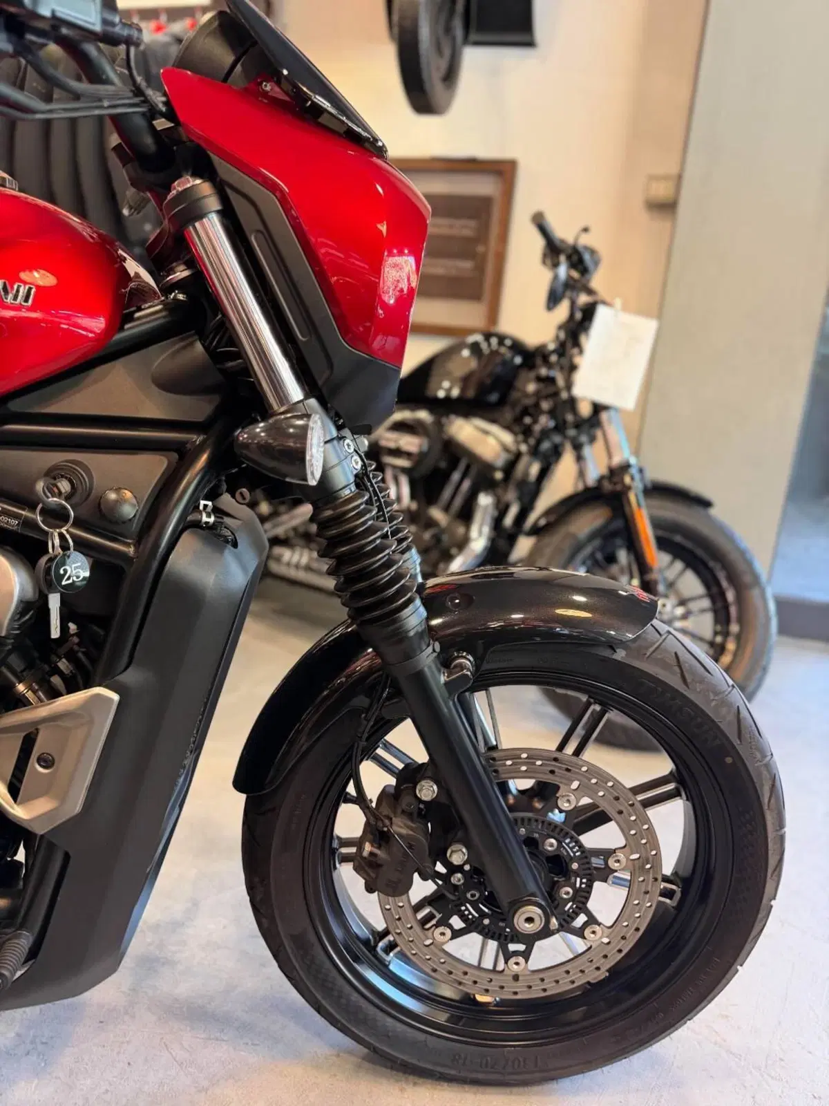 Moto Morini Calibro Custom (2024 - 26) (13)