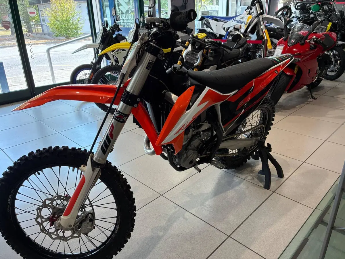 KTM 250 SX-F (2020) (8)
