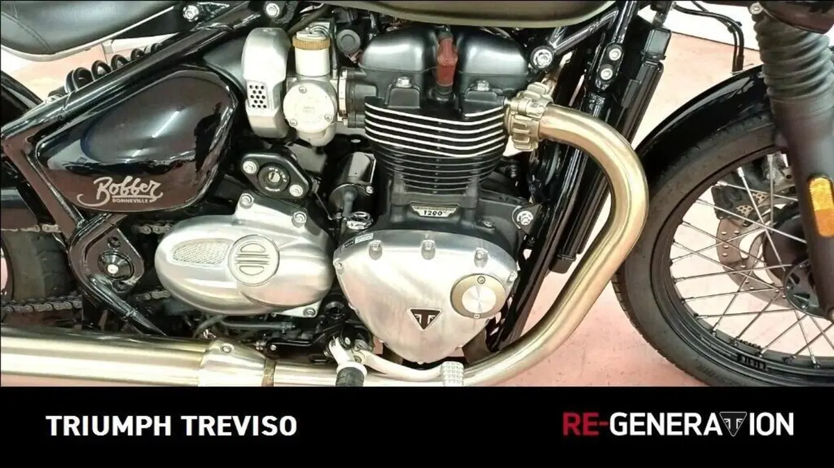 Triumph Bonneville Bobber 1200 (2021 - 25) (4)