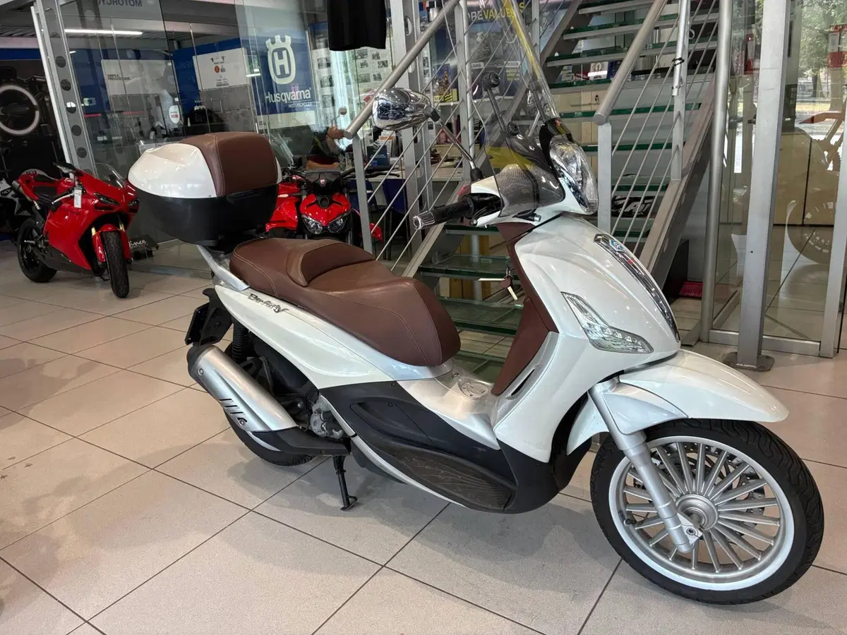 Piaggio Beverly 300 i.e. (2010 - 16) (3)