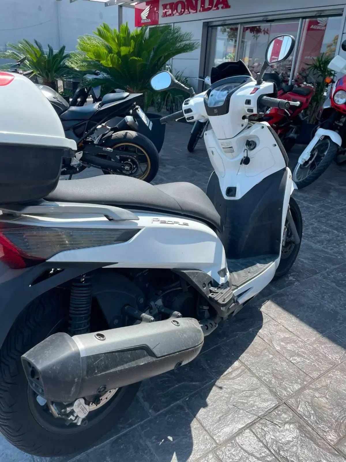 Kymco People 300i GT (2010 - 17) (4)