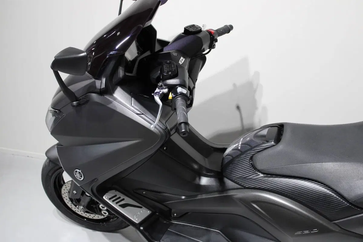 Yamaha T-Max 530 (2015 - 16) (6)