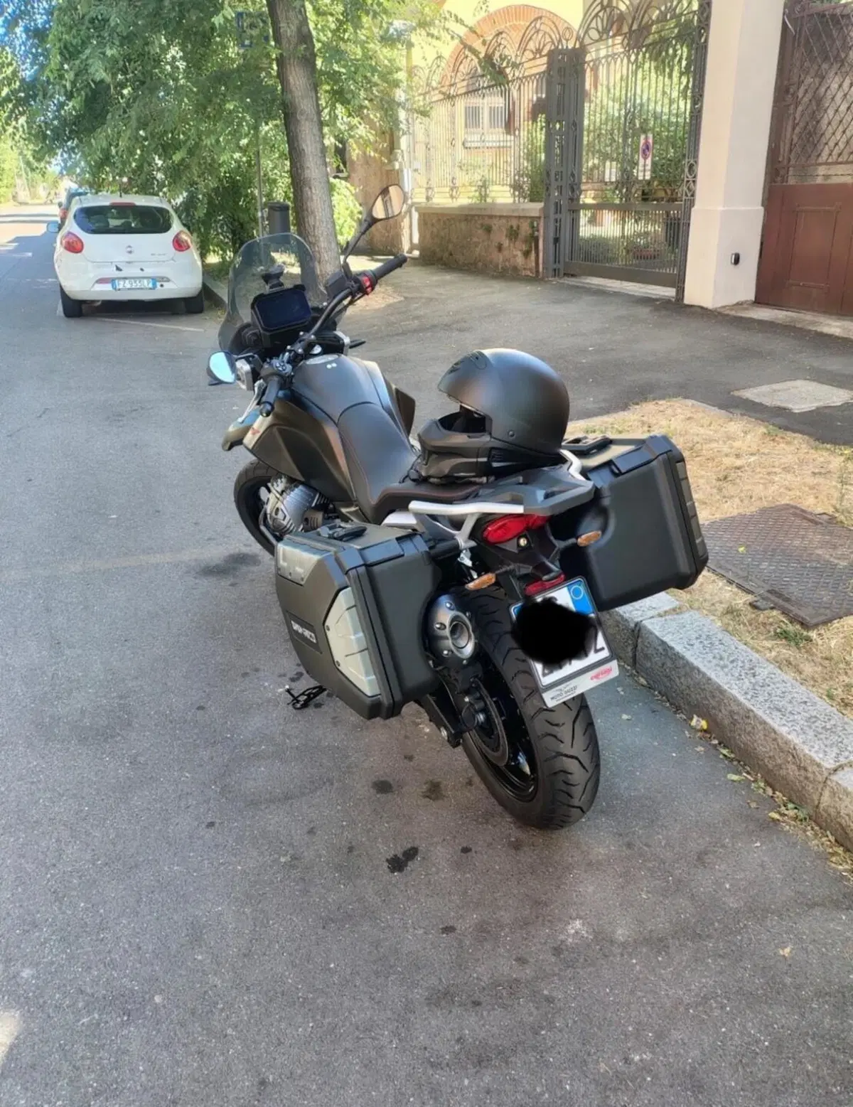 Moto Guzzi V85 Strada (2024 - 26) (4)