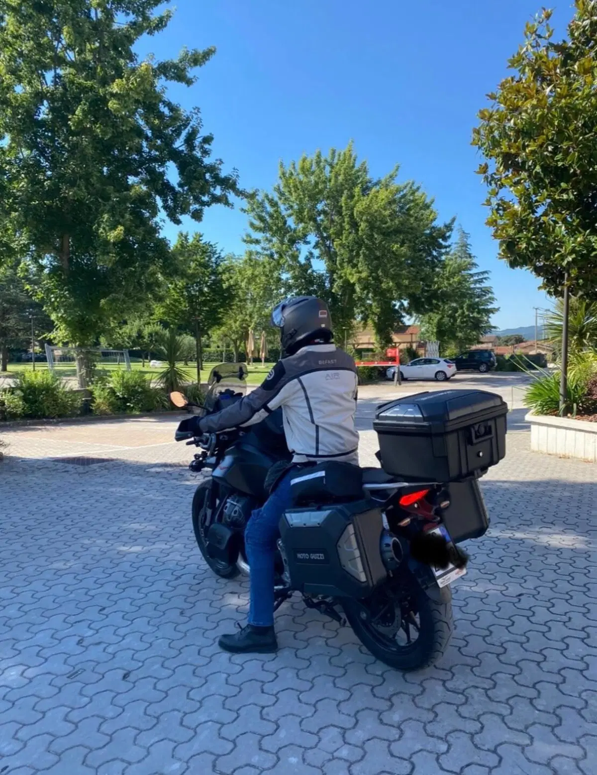 Moto Guzzi V85 Strada (2024 - 26) (7)