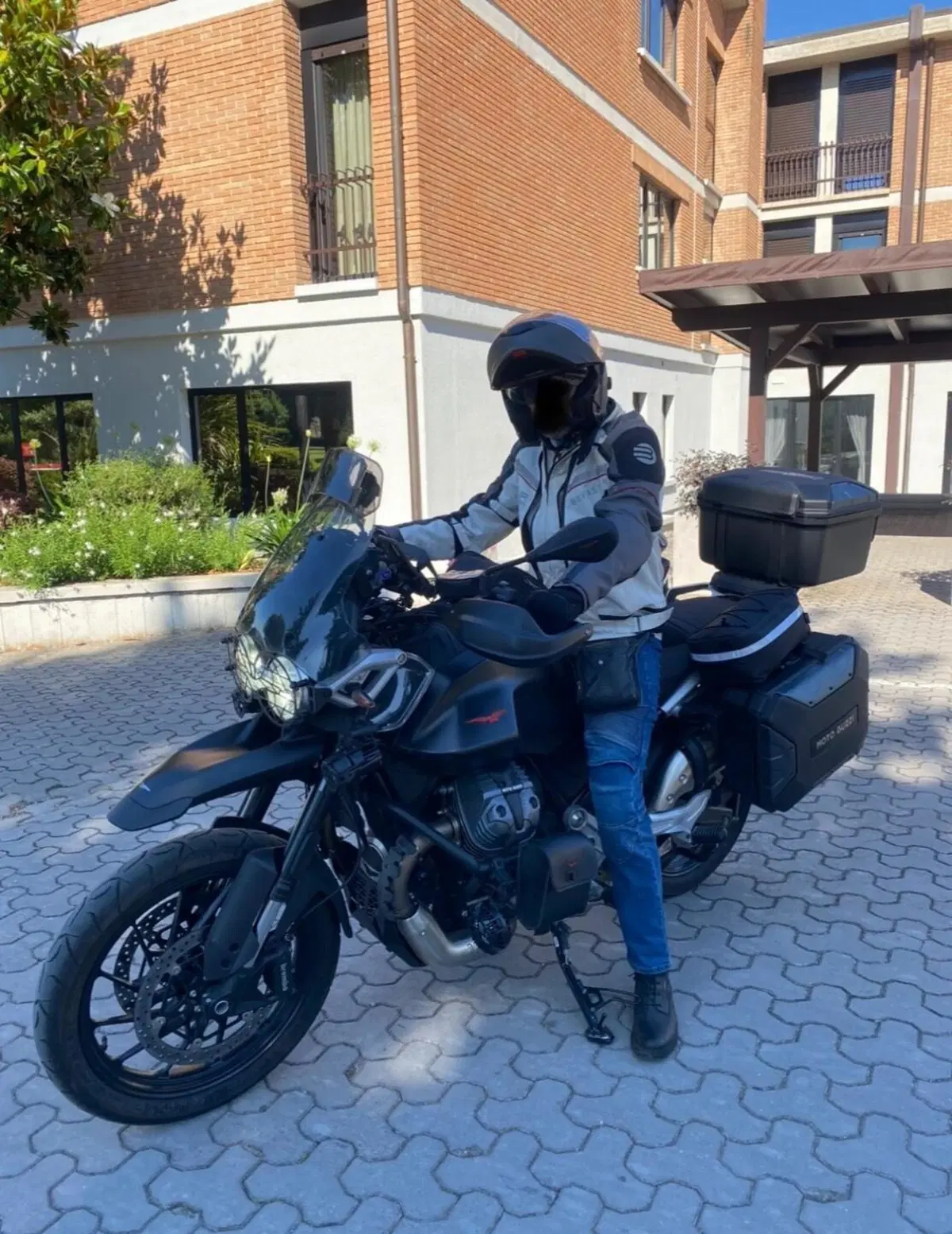 Moto Guzzi V85 Strada (2024 - 26) (6)