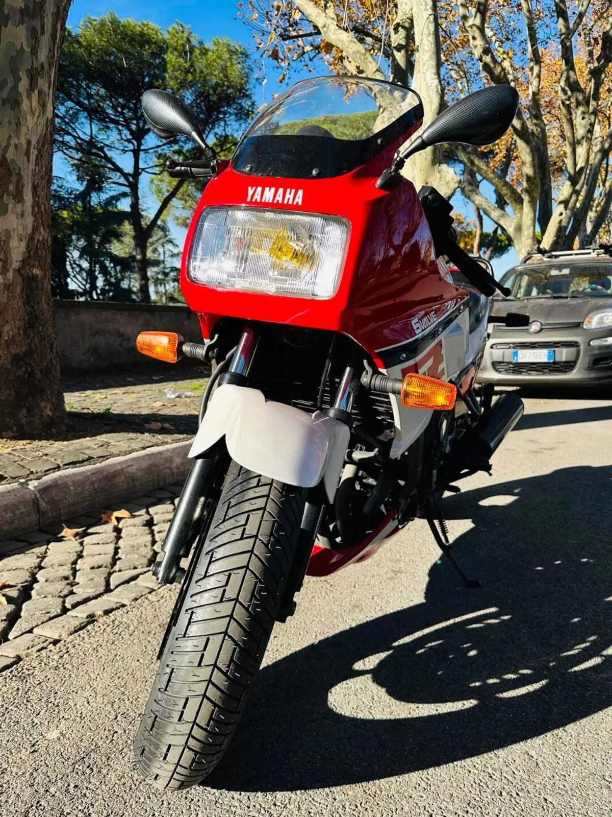 Yamaha FZ 750 (2)
