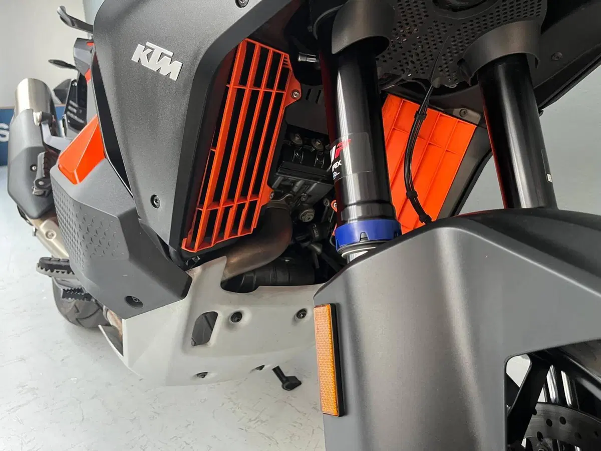 KTM 1290 Super Adventure S (2022 - 25) (4)