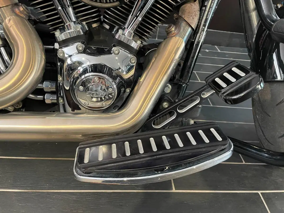 Harley-Davidson 1690 Fat Boy Special (2010 - 17) - FLSTF (9)