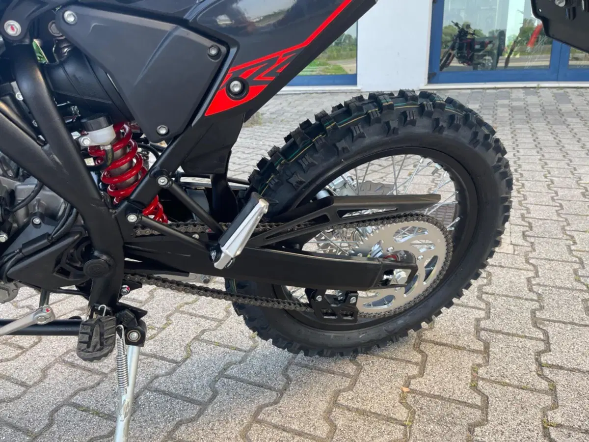 Betamotor RR 125 4T Enduro T (2025 - 26) (3)