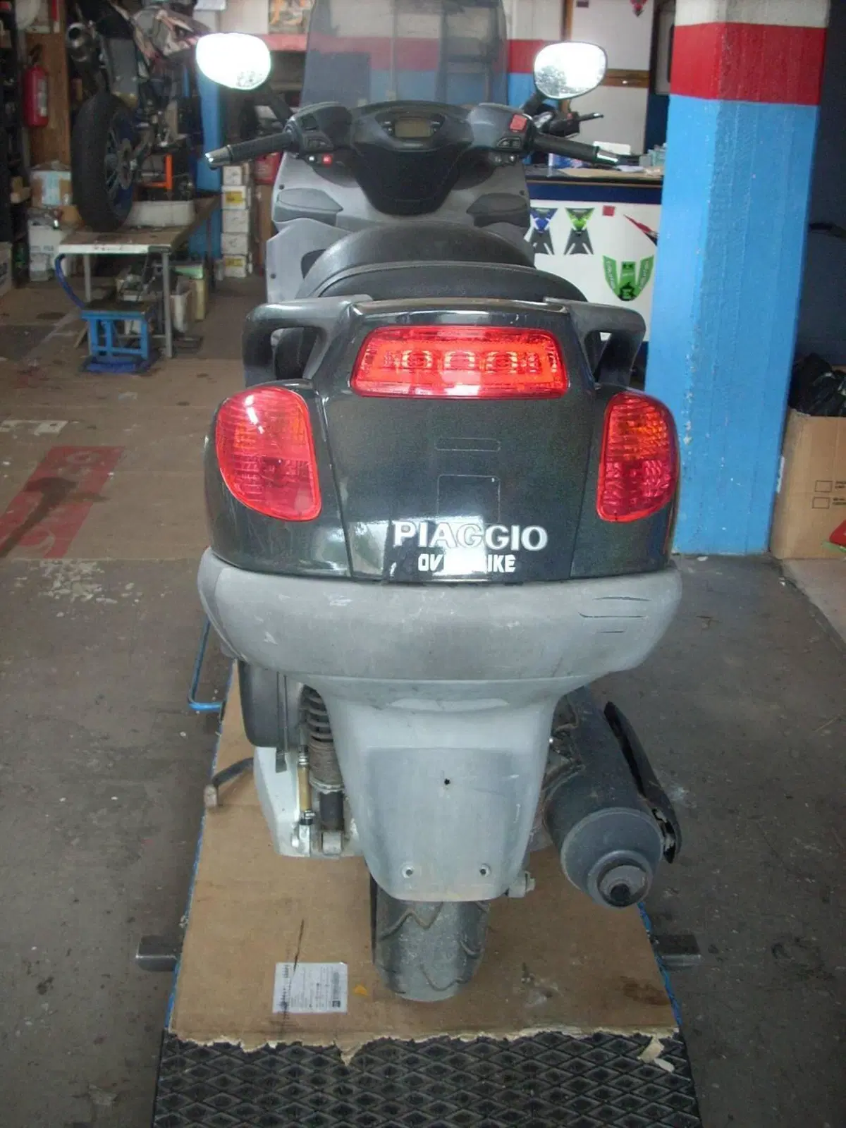 Ricambi Usati Originali Piaggio X9 250 (2000 - 200 (3)