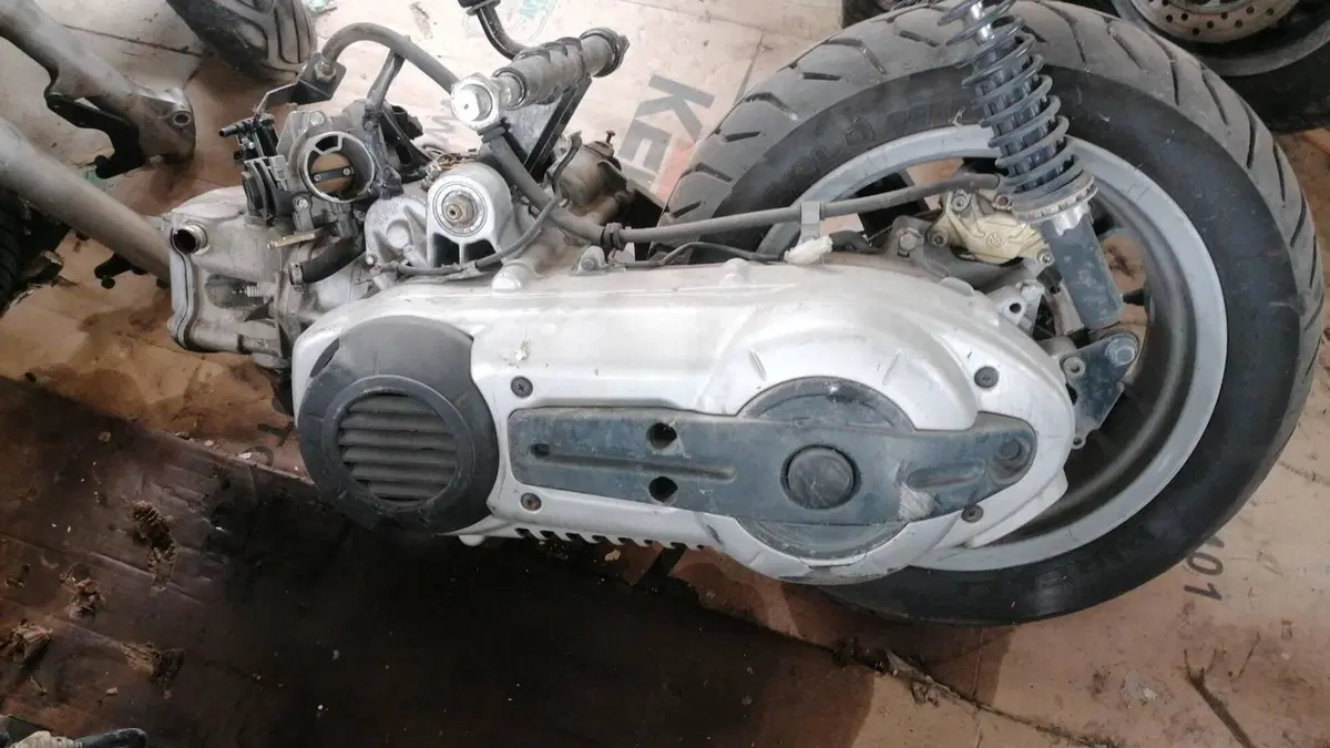 Ricambi Usati Originali Piaggio X9 500 / Evolution (3)