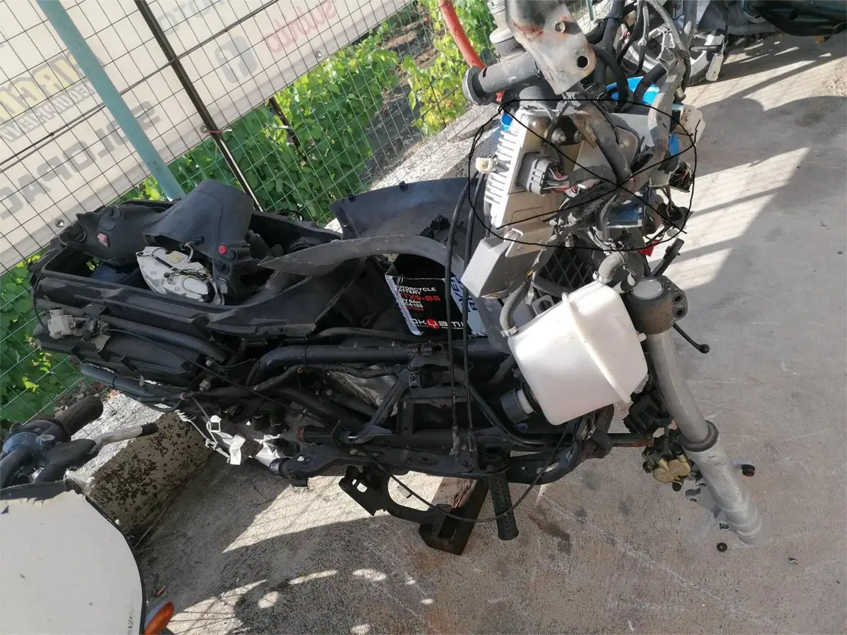 Ricambi Usati Originali Piaggio X9 500 / Evolution (8)