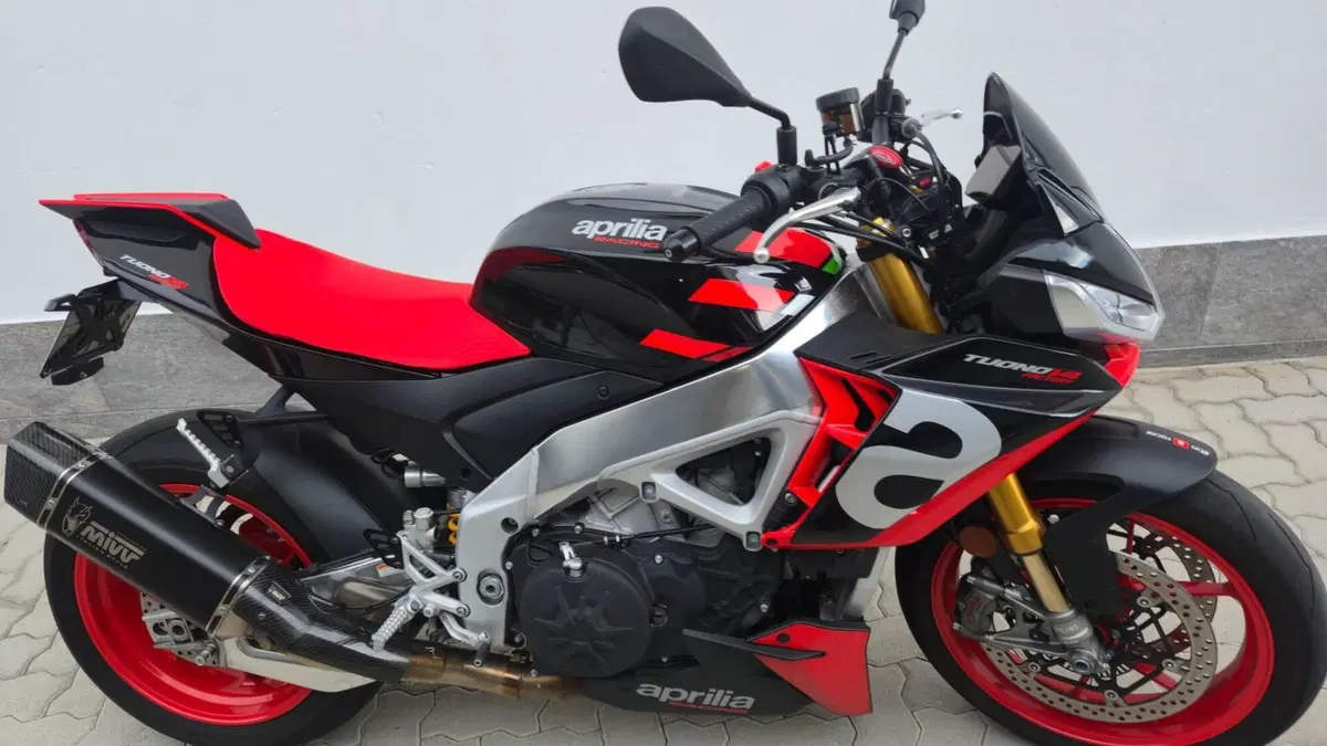 Aprilia Tuono V4 Factory (2021 - 24) (2)