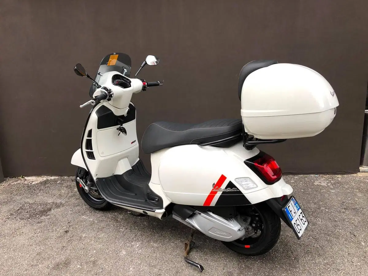 Vespa GTS 300 (2023 - 24) (3)