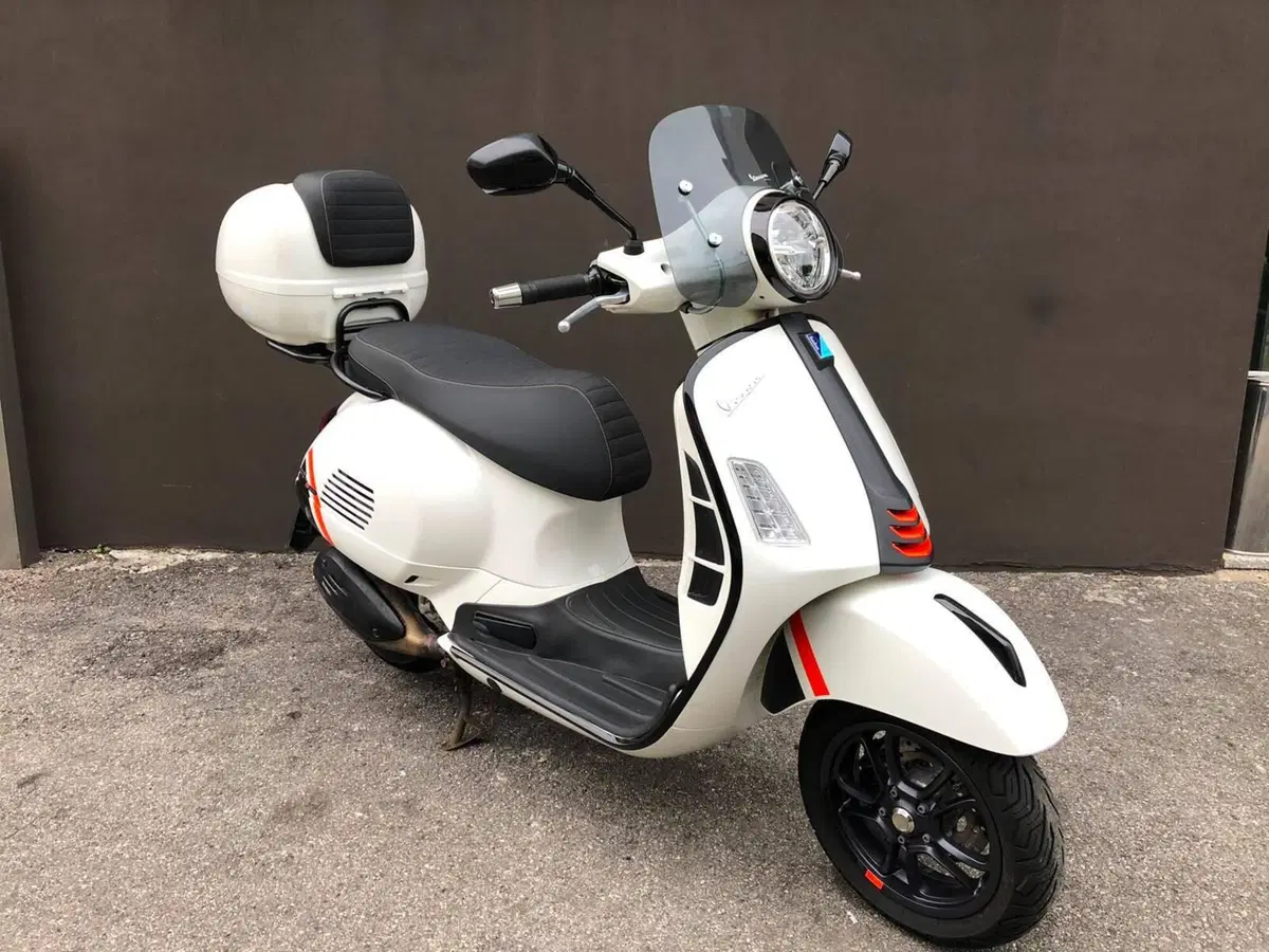 Vespa GTS 300 (2023 - 24)