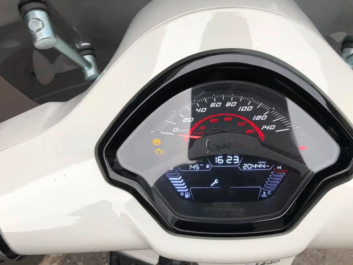 Vespa GTS 300 (2023 - 24) (5)