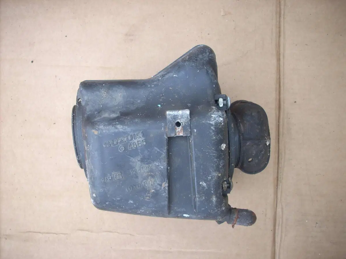Ricambi Usati Originali Suzuki DR 600 / DR 650 R R (3)