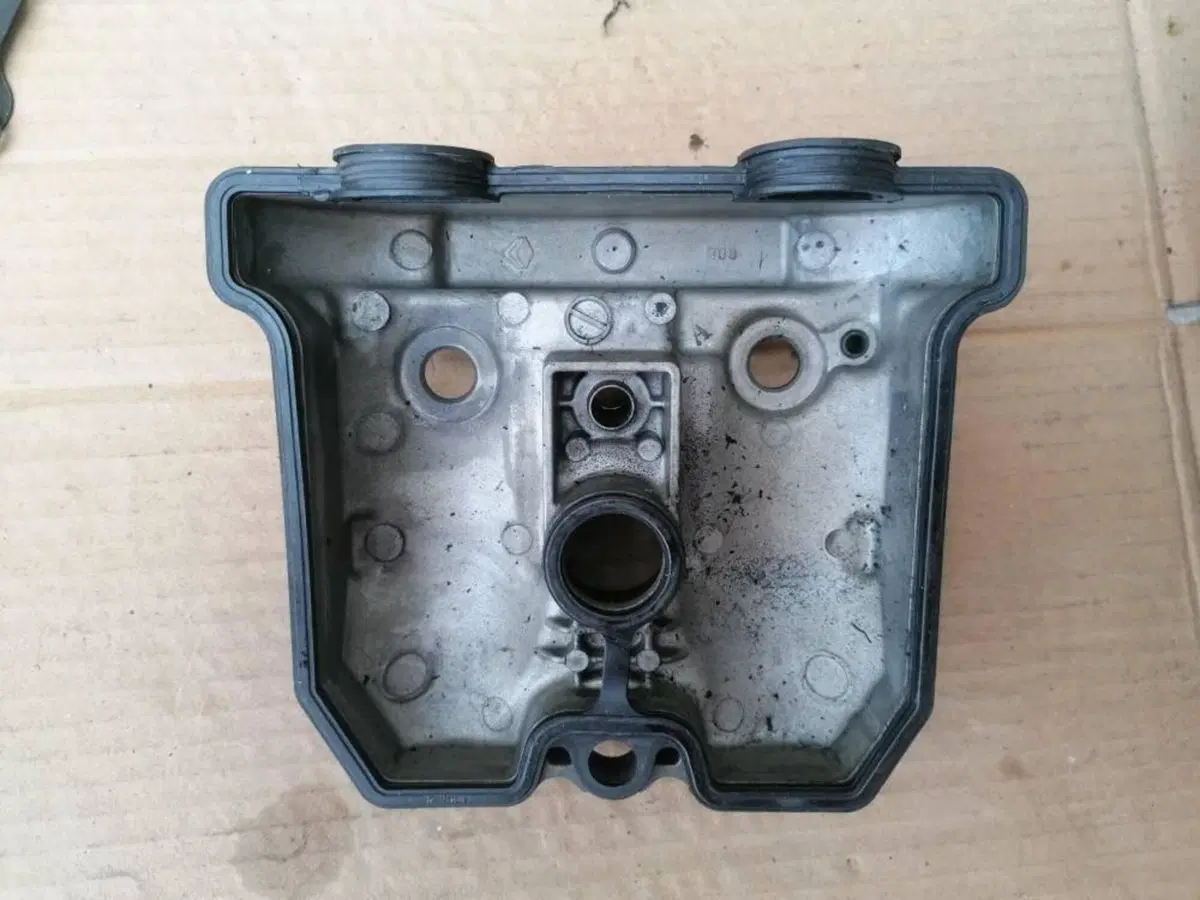 Testata Motore e Collettore Aspirazione Usati Orig Suzuki (7)