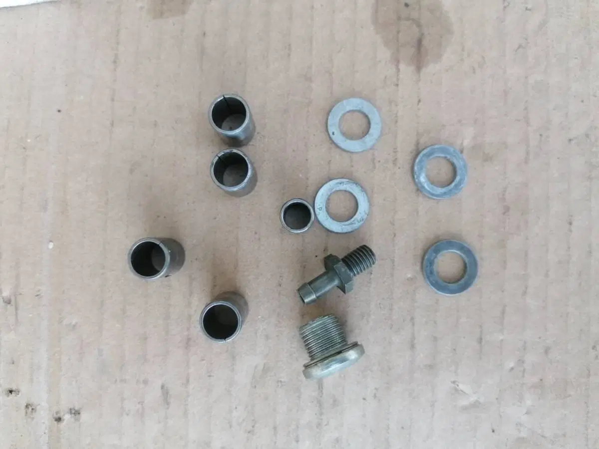 Testata Motore e Collettore Aspirazione Usati Orig Suzuki (17)