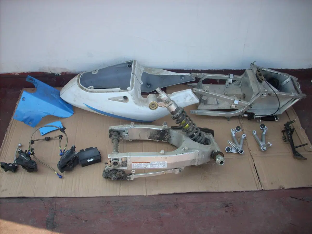 Ricambi Usati Originali Suzuki GSX-R 600 / GSX-R 7 (2)