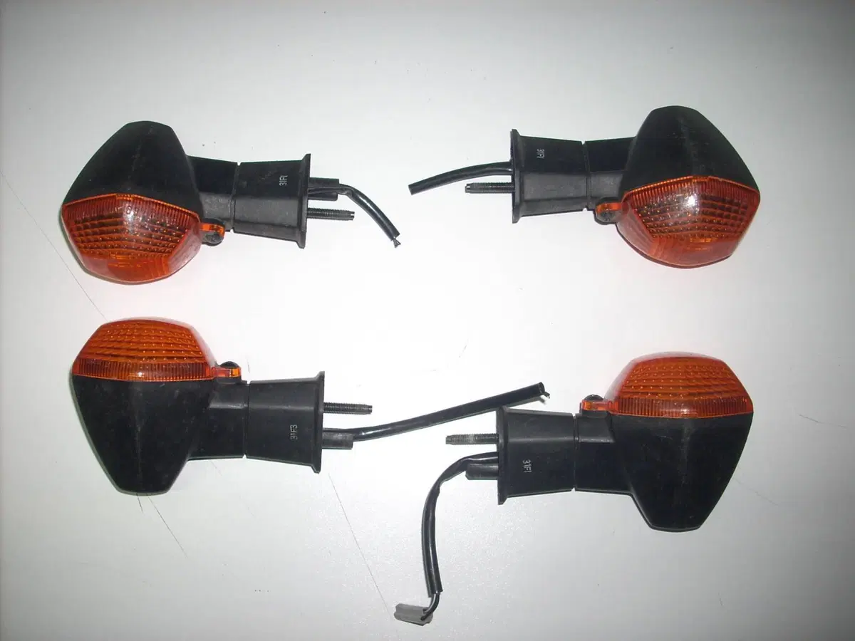 Kit Frecce Indicatori Direzione Usati Originali Su Suzuki (2)
