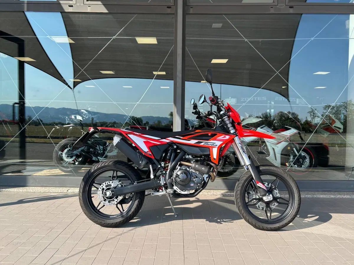 Betamotor RR 125 4T Motard T (2023 - 24) (2)