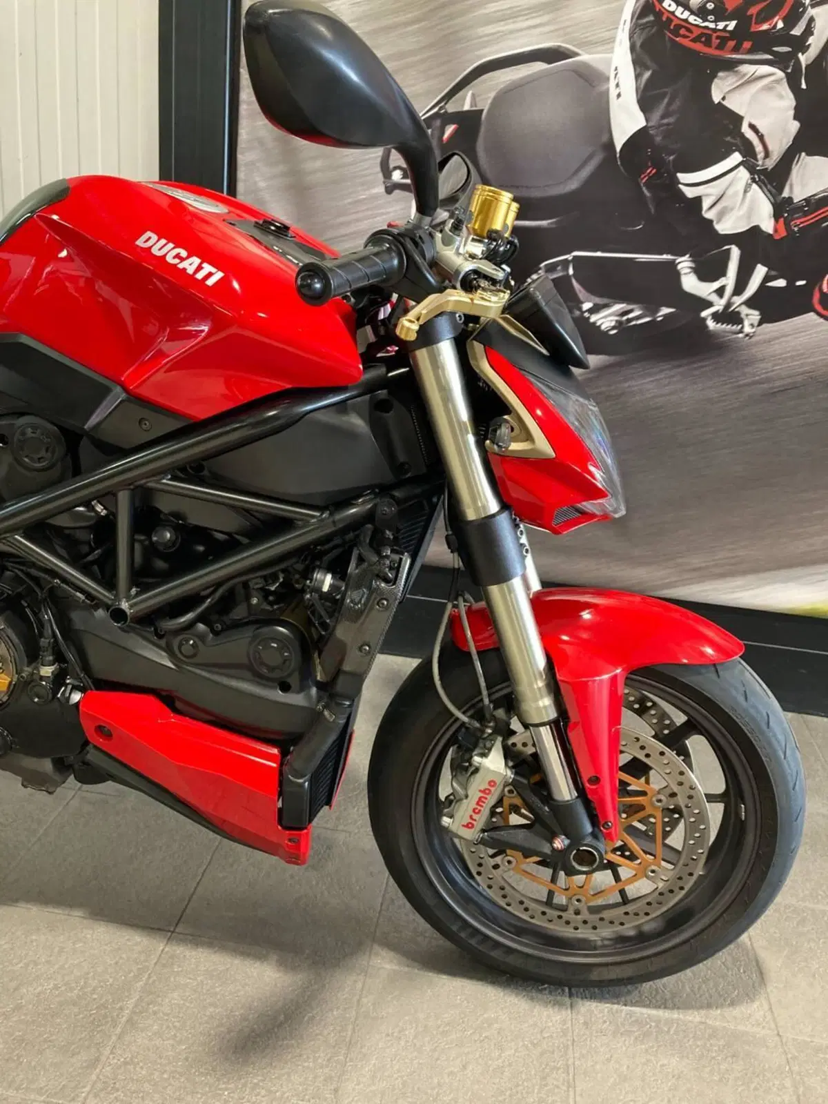 Ducati Streetfighter (2009 - 12) (9)