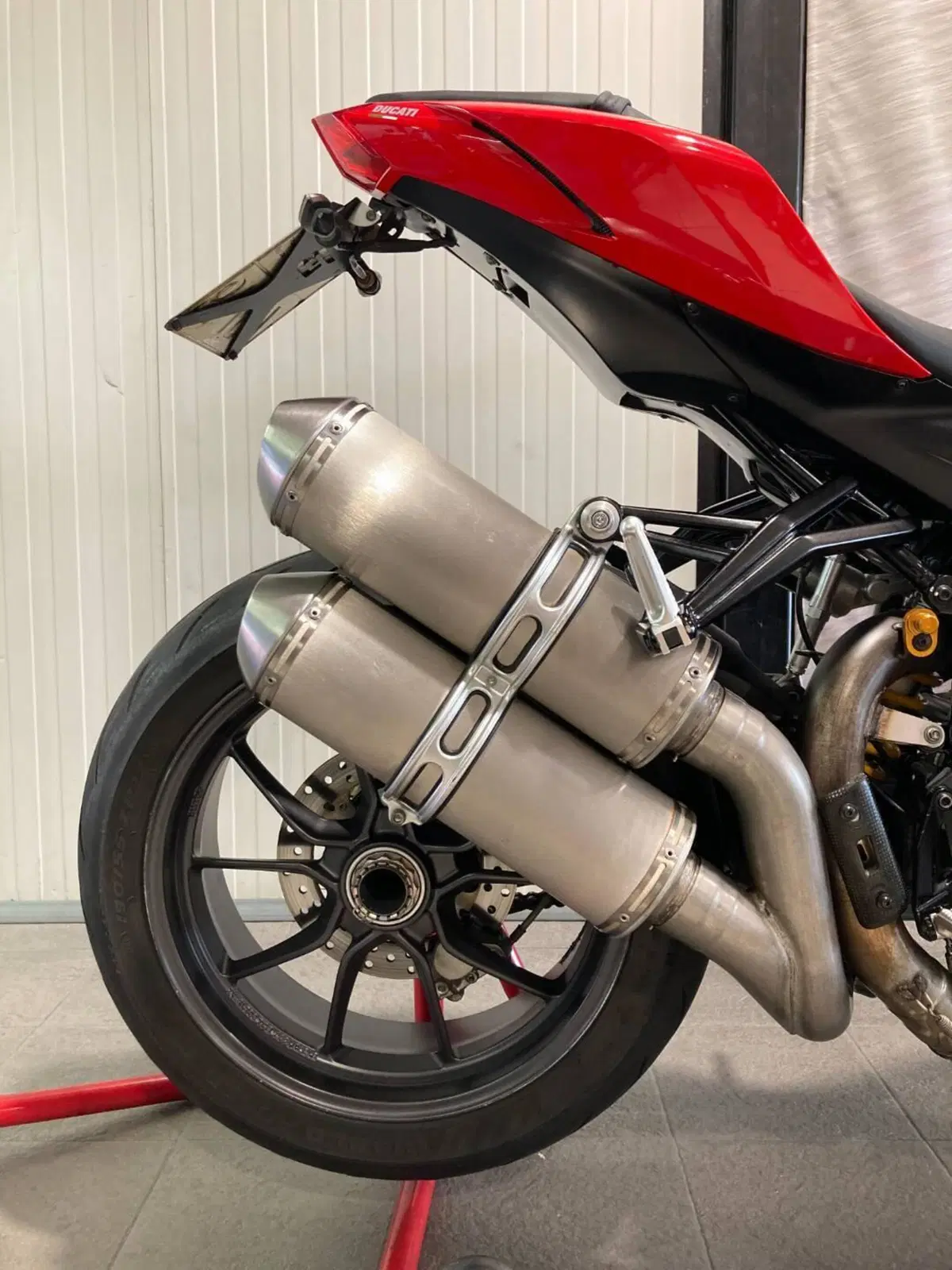 Ducati Streetfighter (2009 - 12) (10)