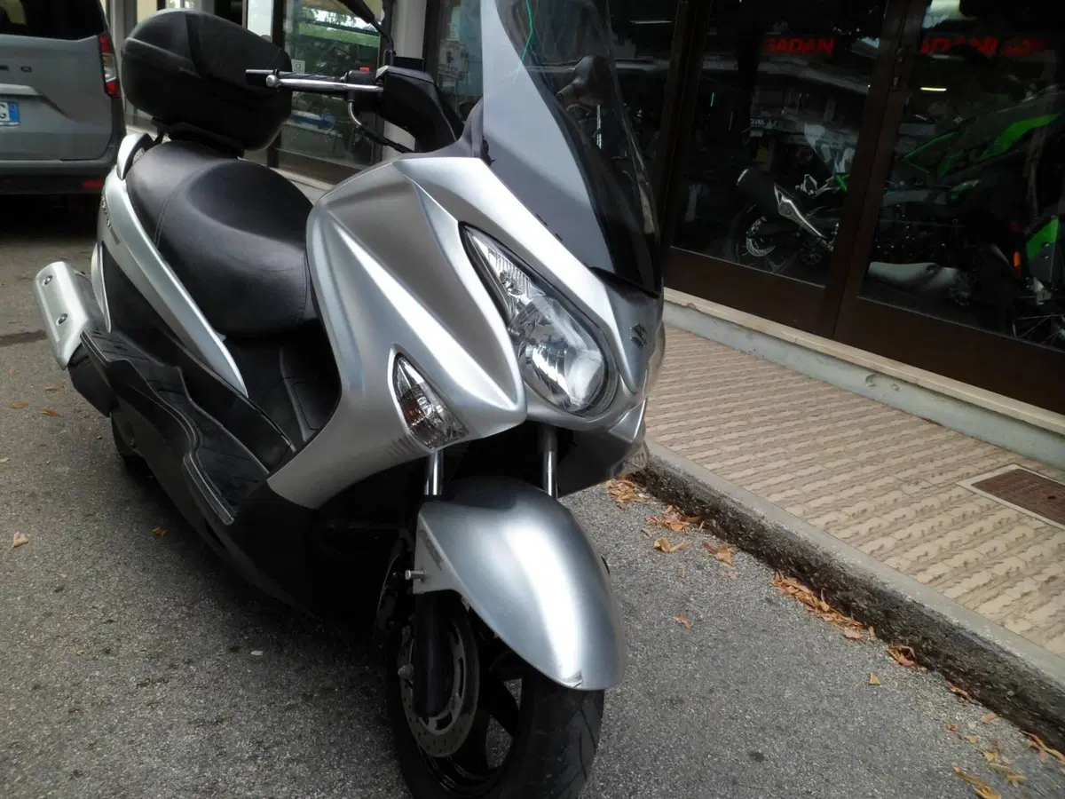 Suzuki Burgman UH 200 ABS (2014 - 16) (2)