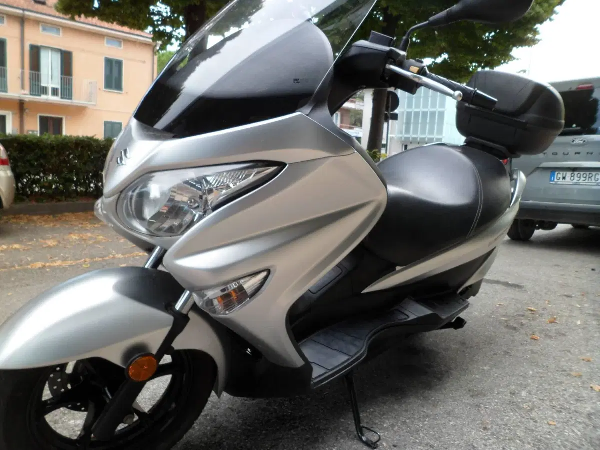 Suzuki Burgman UH 200 ABS (2014 - 16) (3)