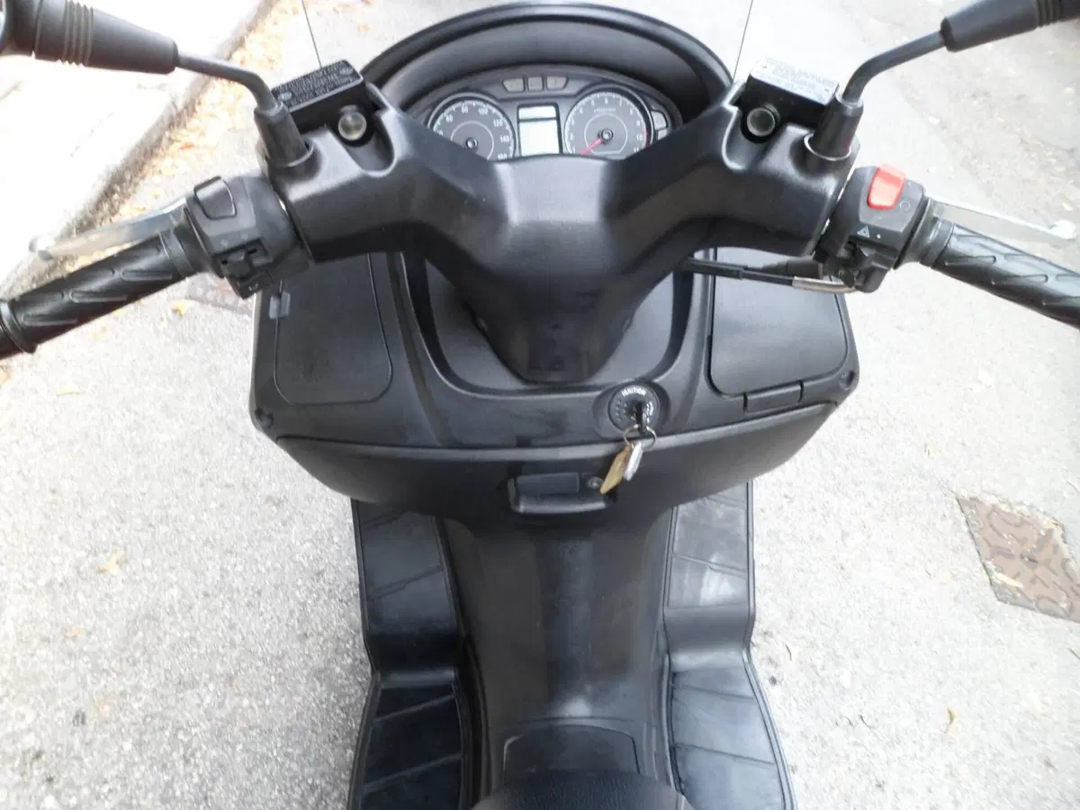 Suzuki Burgman UH 200 ABS (2014 - 16) (6)