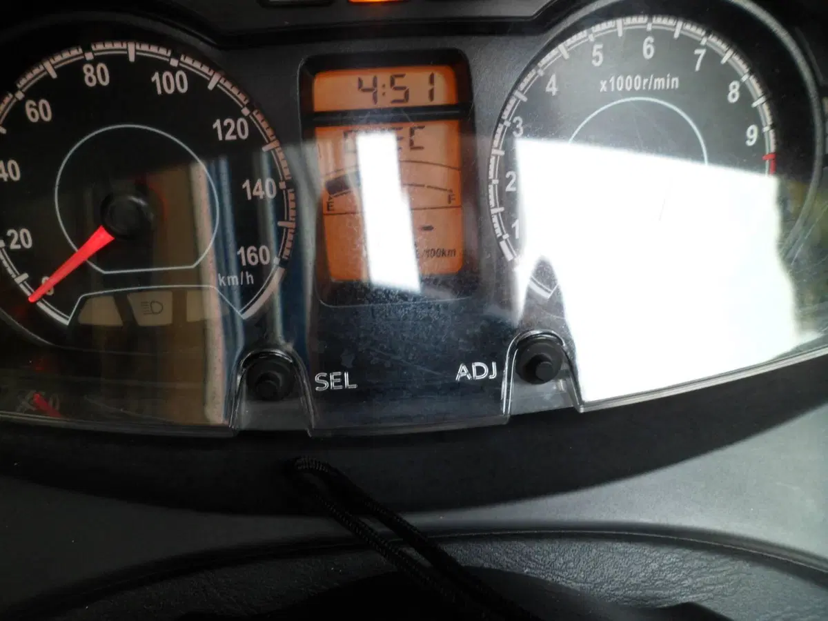 Suzuki Burgman UH 200 ABS (2014 - 16) (7)