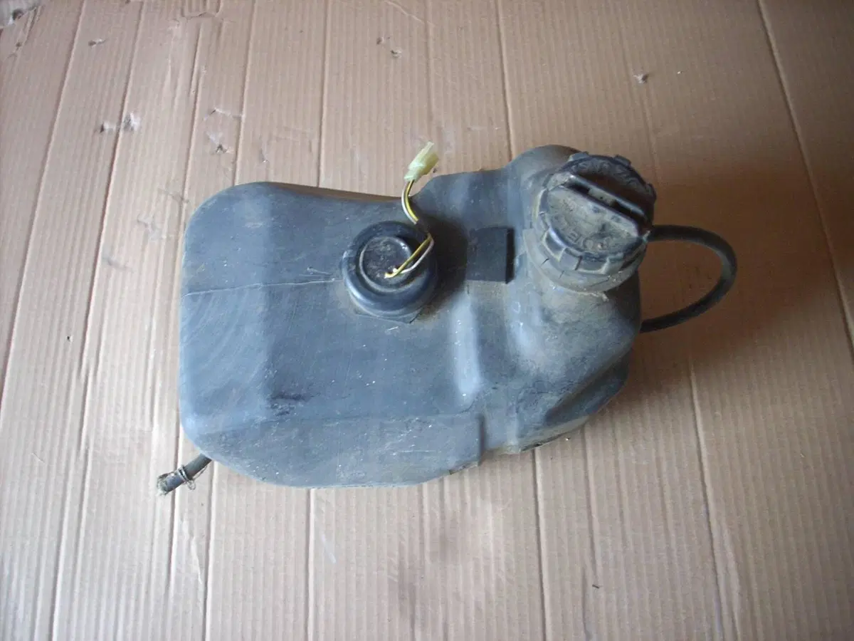 Ricambi Usati Originali e Componenti Suzuki Katana (15)
