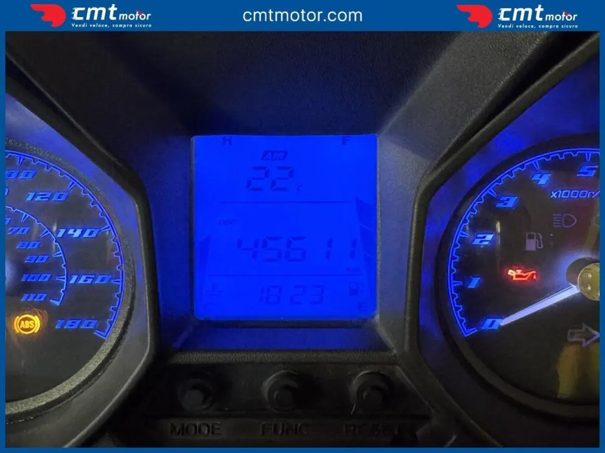 Kymco Downtown 350i ABS (2015 - 17) (5)