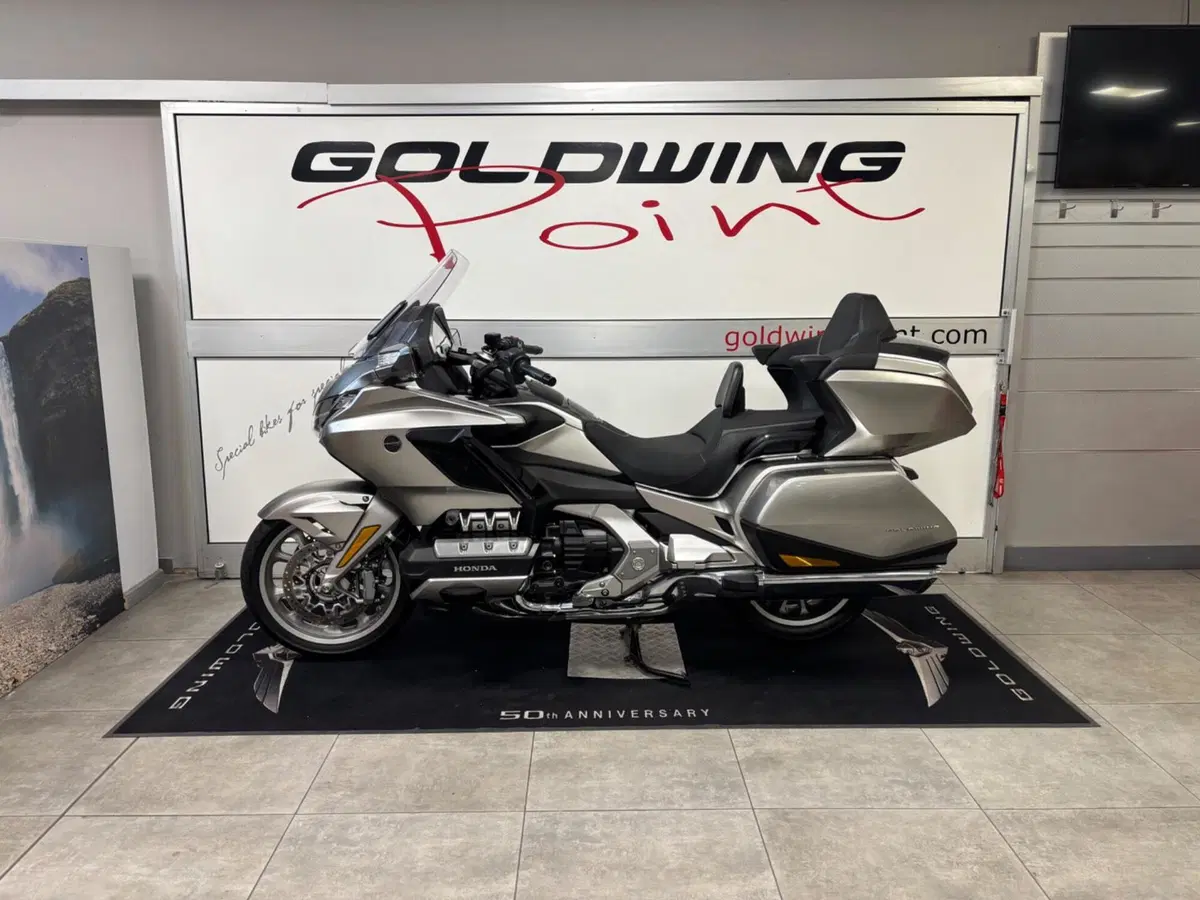 Honda GL 1800 Gold Wing Tour DCT & Airbag (2022 - 24) (7)