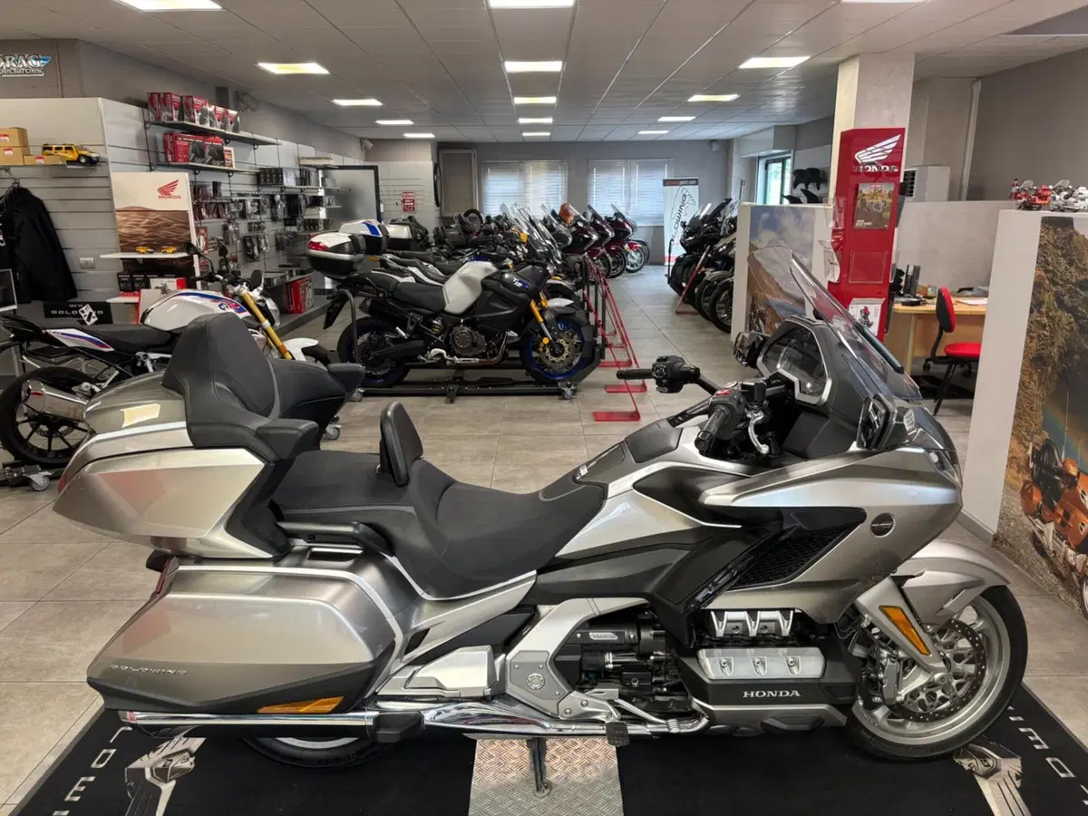 Honda GL 1800 Gold Wing Tour DCT & Airbag (2022 - 24) (10)