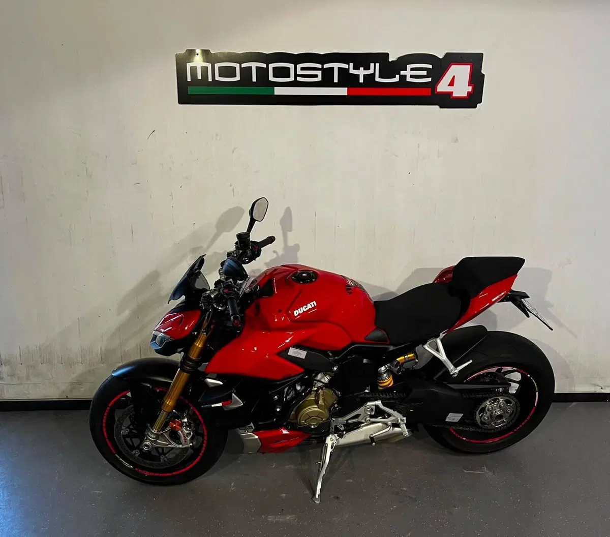 Ducati Streetfighter V4 1100 S (2021 - 22) (2)