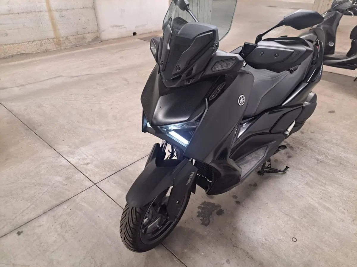 Yamaha X-Max 300 Tech Max (2021 - 24) (8)