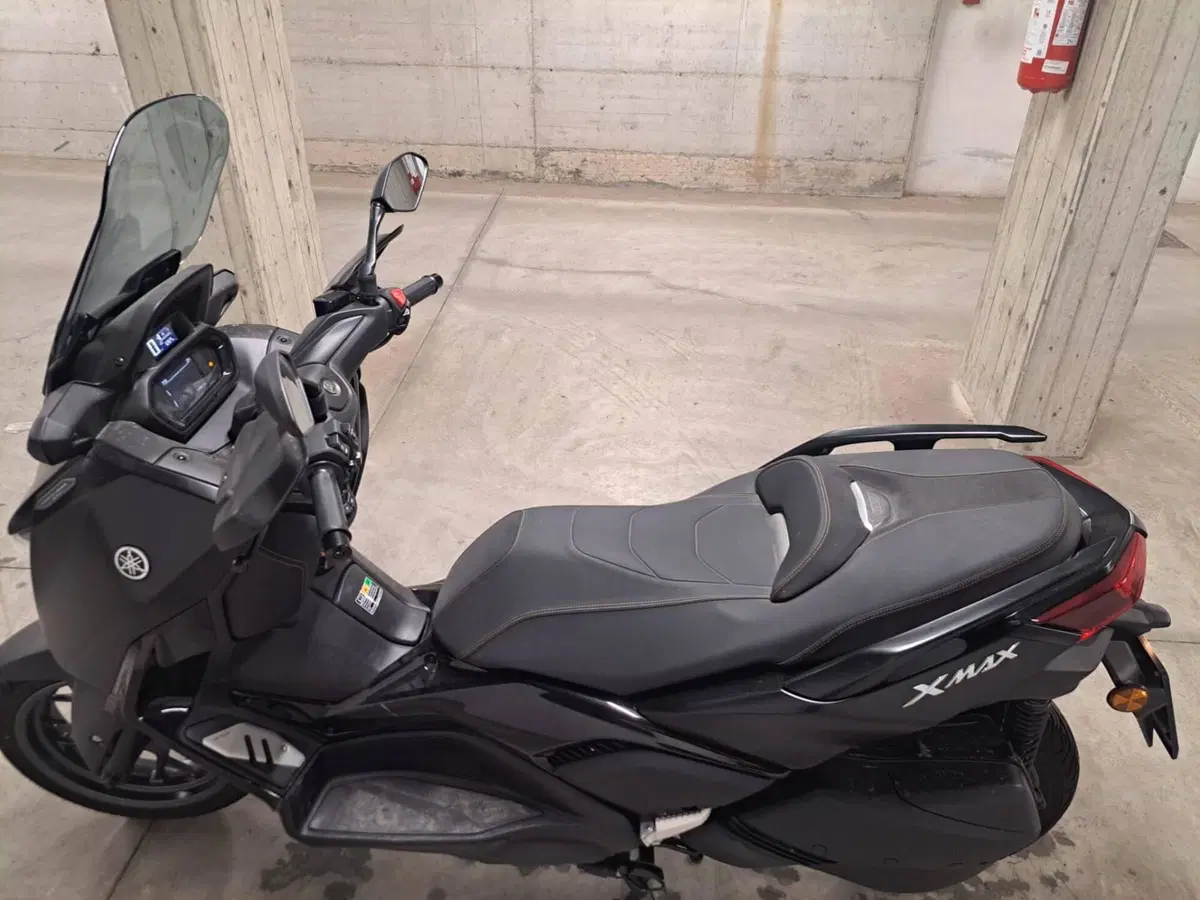 Yamaha X-Max 300 Tech Max (2021 - 24) (9)