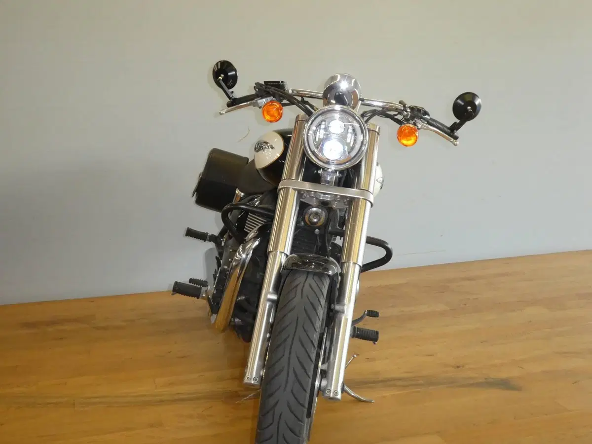 Triumph Speedmaster 865 (2005 - 10) (2)